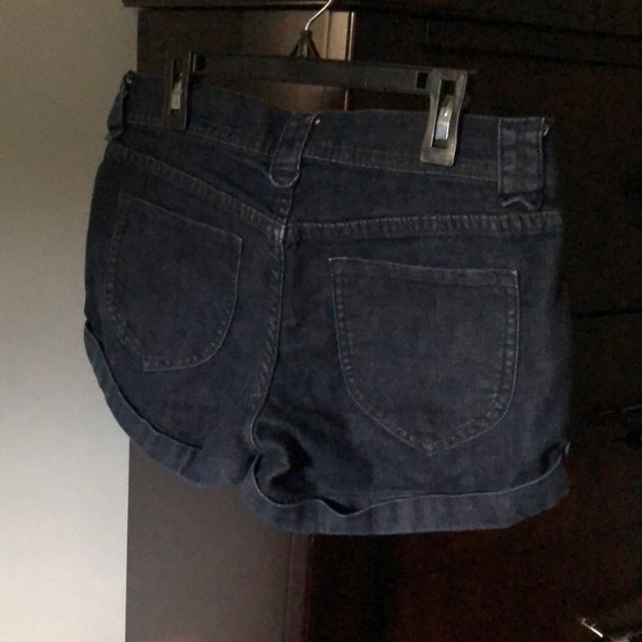 Old Navy - Low Rise Jean Shorts - Picture 4 of 5